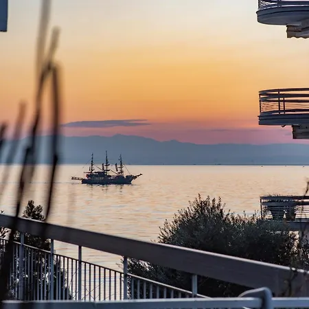 Houseloft Koromila Sea View דירה